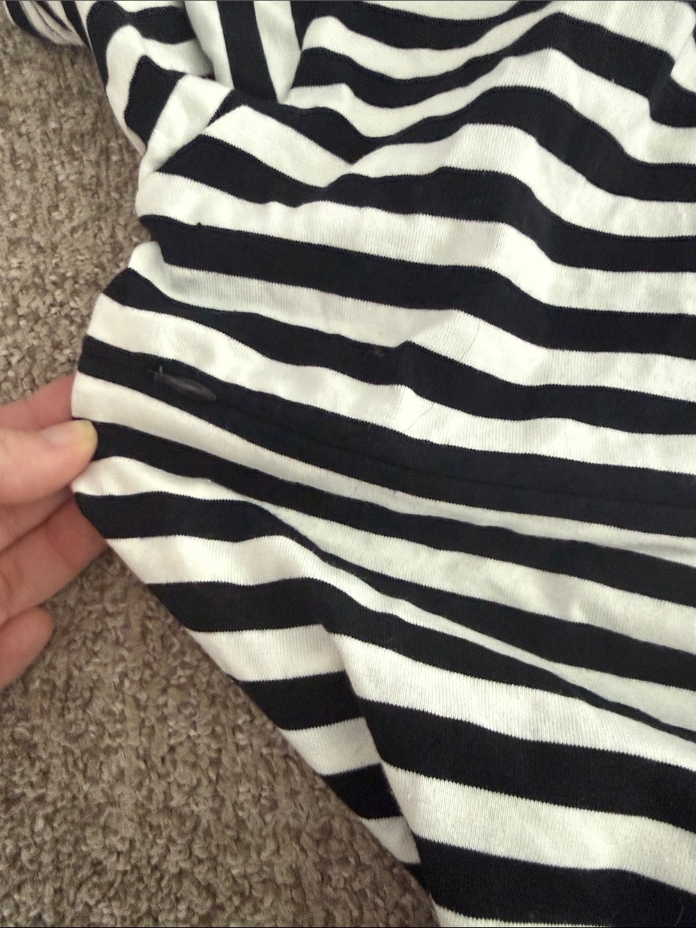 Black & White Striped V-Neck Short Sleeve - Maternity with zippers for nursing - Picture 6 of 6